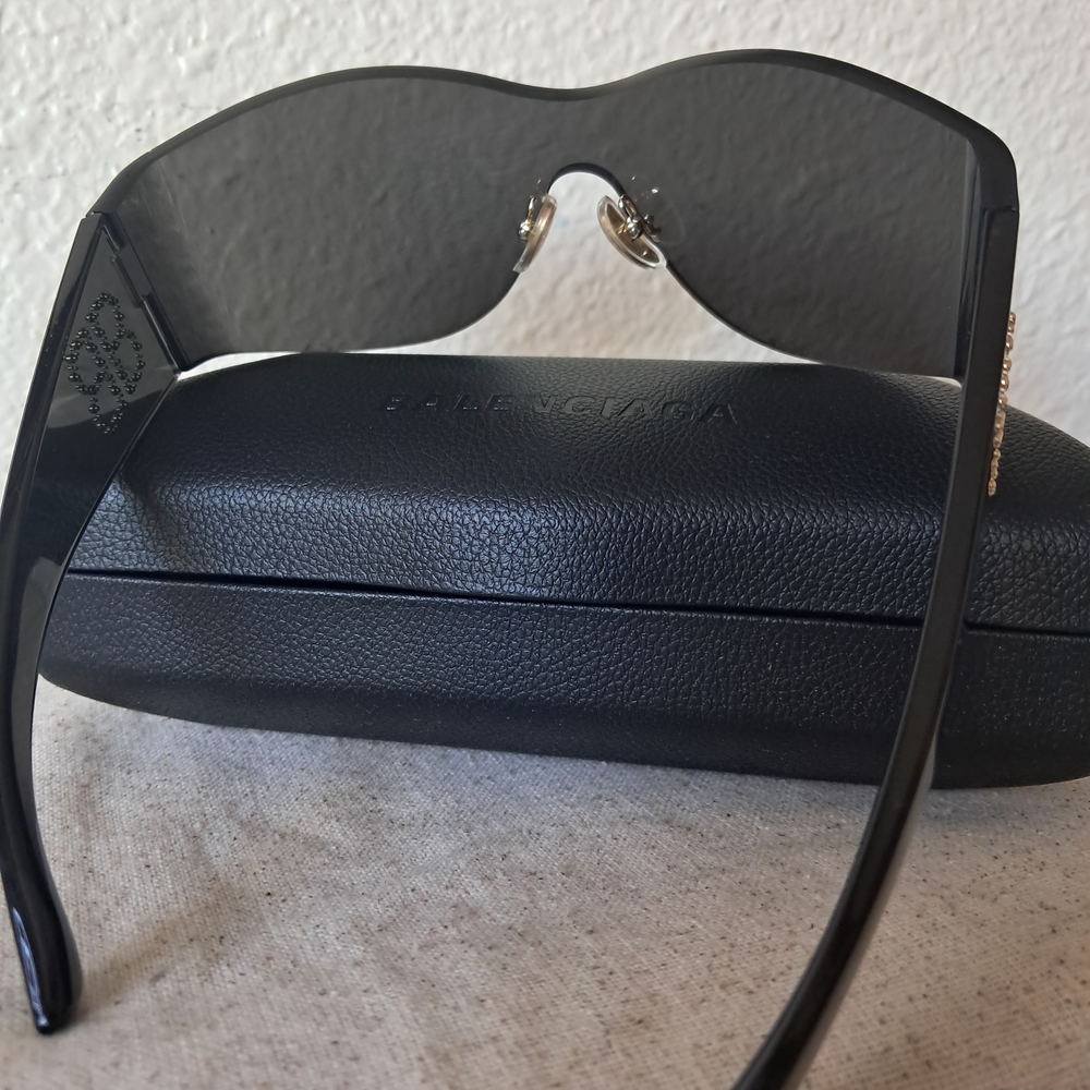 Balenciaga Black Shield Sunglasses - Picture 4 of 6